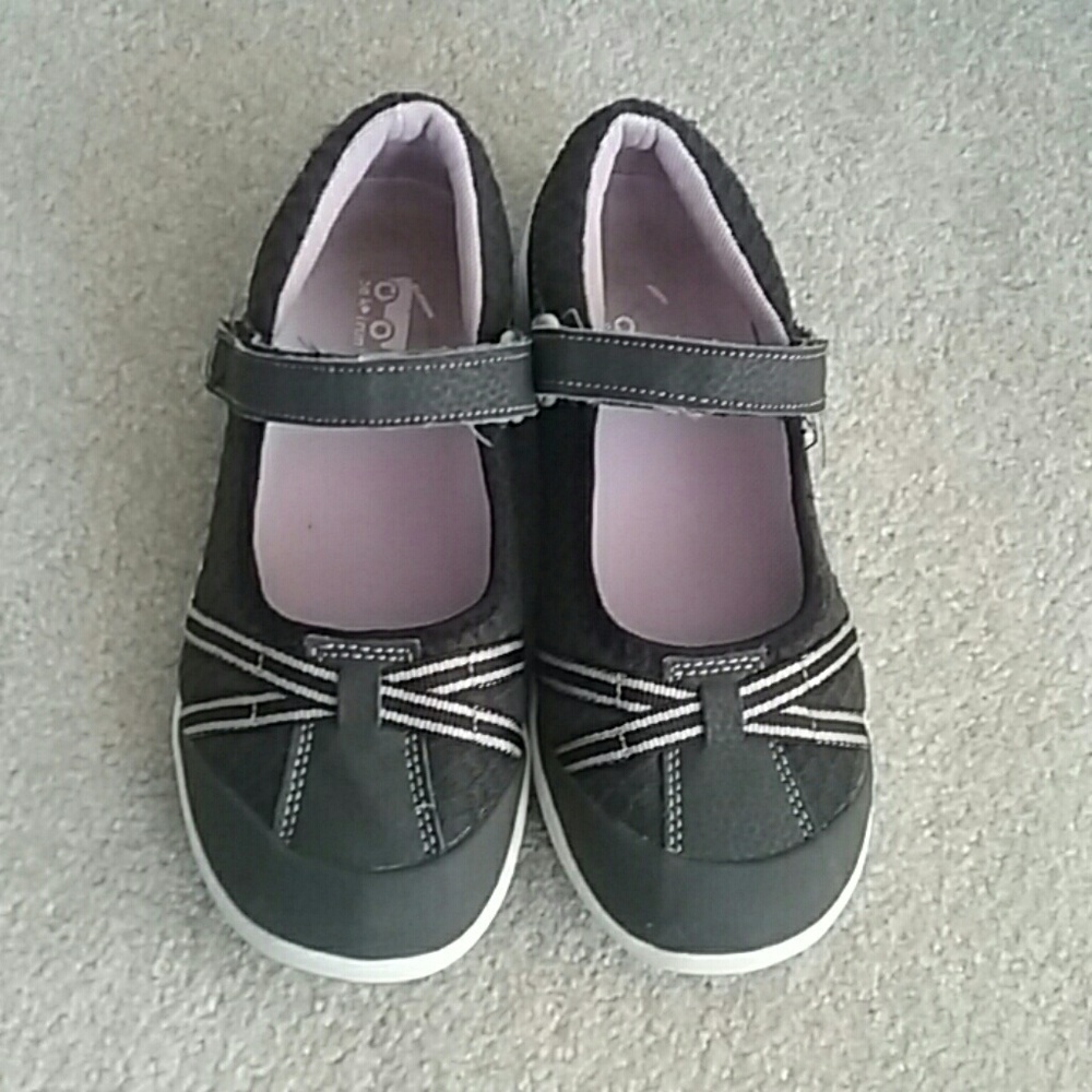*SOLD* See kai run black washable shoes size 2.5 - Picture 3 of 4